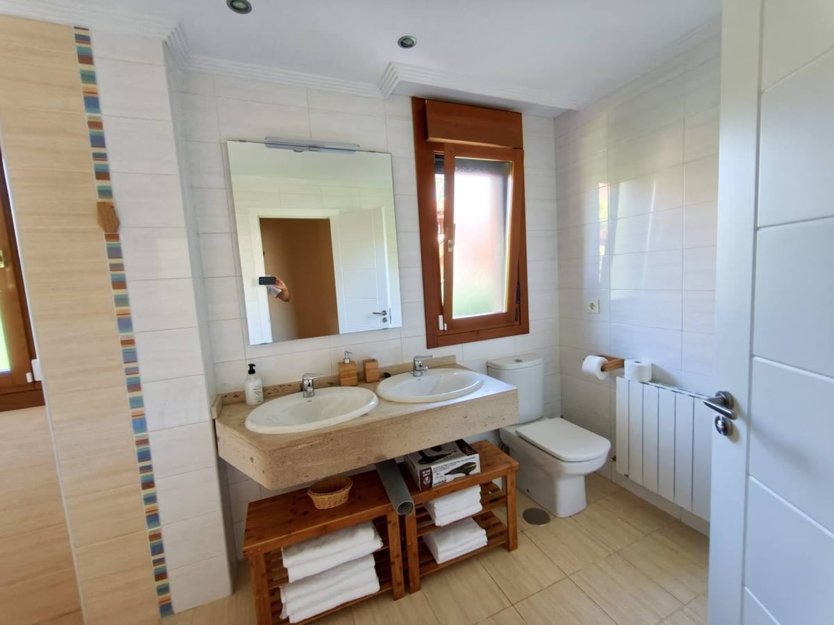 Baño de la suite (planta baja)