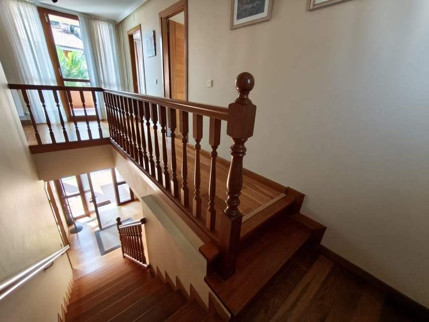 Hall y escalera